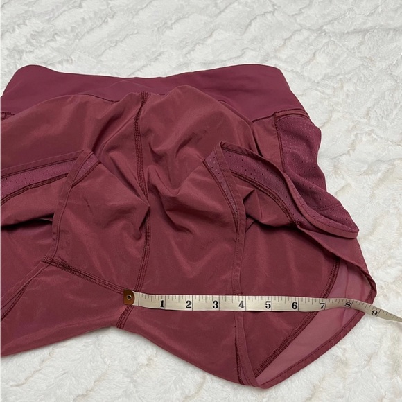 Lululemon Over & Above Shorts   6 #6-05 - Picture 10 of 14